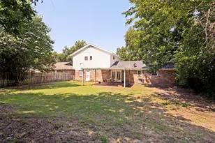 511 Simmons Dr, Euless, TX 76040 - Photo 12