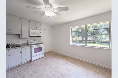 1213 S Ridgeway Drive, Cleburne, TX 76033 - Photo 6