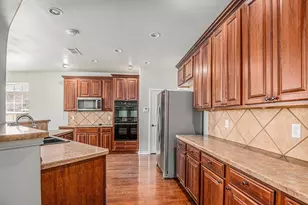 605 Port Royale Way, Euless, TX 76039 - Photo 12
