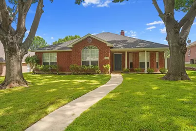 322 Hillcroft Drive, Duncanville, TX 75137 - Photo 1