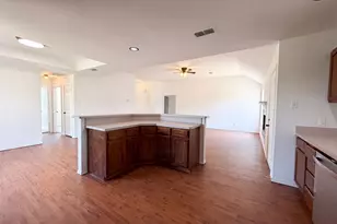 201 Driftwood Ct, Runaway Bay, TX 76426 - Photo 8