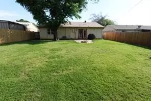 7021 Greenview Cir N, Fort Worth, TX 76120 - Photo 22