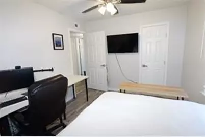 7021 Greenview Circle N, Fort Worth, TX 76120 - Photo 20