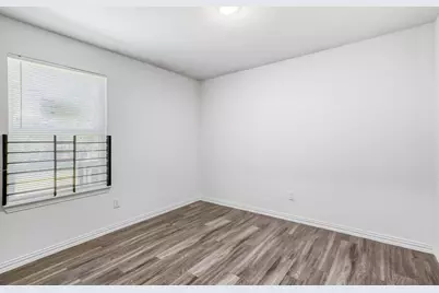 2013-2015 J B Jackson Jr Boulevard, Dallas, TX 75210 - Photo 4