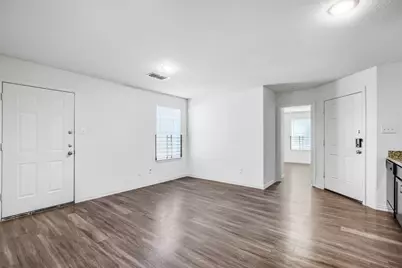 2013-2015 J B Jackson Jr Boulevard, Dallas, TX 75210 - Photo 2