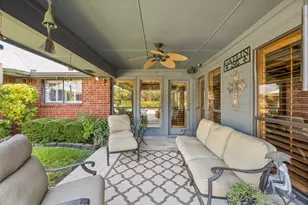 201 Oakwood Dr, Lancaster, TX 75146 - Photo 12