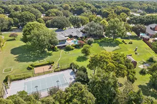 201 Oakwood Dr, Lancaster, TX 75146 - Photo 2