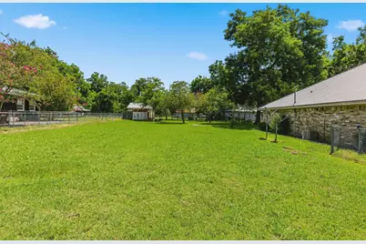 301 Paris Street, Pecan Gap, TX 75469 - Photo 34