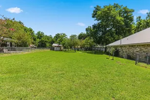 301 Paris St, Pecan Gap, TX 75469 - Photo 34