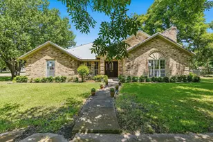 301 Paris St, Pecan Gap, TX 75469 - Photo 2