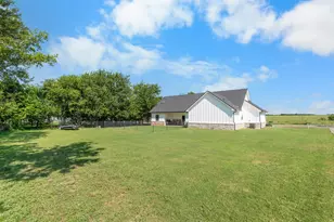 304 E Adams St, Riesel, TX 76682 - Photo 28