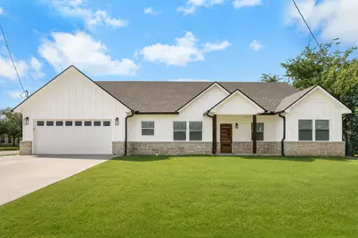 304 E Adams Street, Riesel, TX 76682 - Photo 1