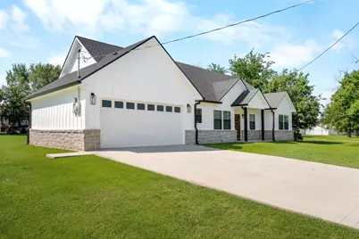 304 E Adams Street, Riesel, TX 76682 - Photo 2