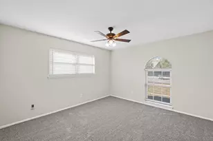2001 San Jacinto Dr, Arlington, TX 76012 - Photo 20