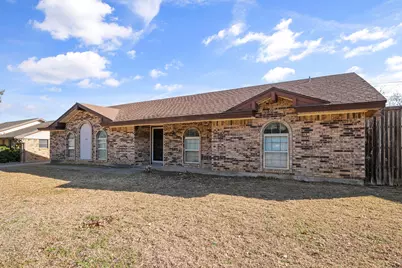 2001 San Jacinto Drive, Arlington, TX 76012 - Photo 2
