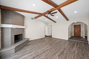 2001 San Jacinto Dr, Arlington, TX 76012 - Photo 4