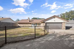 2001 San Jacinto Dr, Arlington, TX 76012 - Photo 30