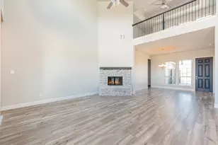 610 Crystal Lk Ln, Red Oak, TX 75154 - Photo 6