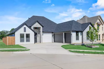 7203 Harris Place, Arlington, TX 76001 - Photo 2