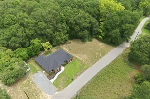 105 E Foggle St, Athens, TX 75751 - Photo 30