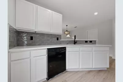 105 E Foggle Street, Athens, TX 75751 - Photo 12