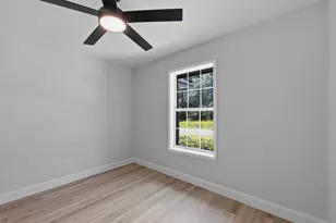 105 E Foggle St, Athens, TX 75751 - Photo 28