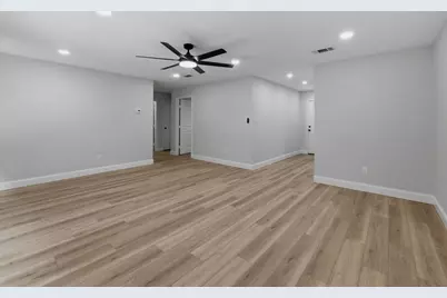 105 E Foggle Street, Athens, TX 75751 - Photo 14
