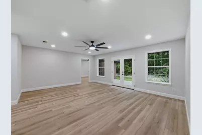 105 E Foggle Street, Athens, TX 75751 - Photo 8