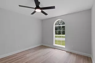 105 E Foggle St, Athens, TX 75751 - Photo 24