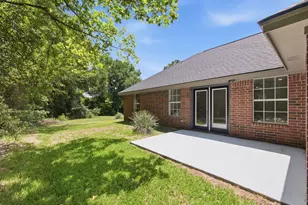 105 E Foggle St, Athens, TX 75751 - Photo 6