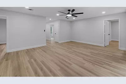 105 E Foggle Street, Athens, TX 75751 - Photo 16