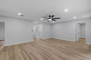 105 E Foggle St, Athens, TX 75751 - Photo 16