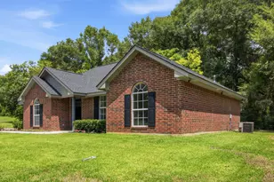 105 E Foggle St, Athens, TX 75751 - Photo 4