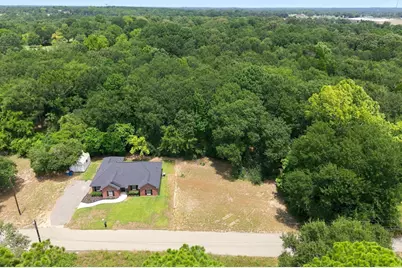 105 E Foggle Street, Athens, TX 75751 - Photo 2