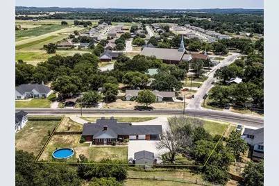 405 N Wickham Street, Alvord, TX 76225 - Photo 4