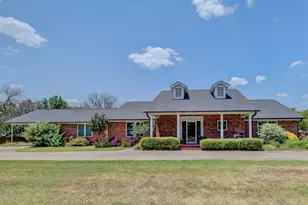 405 N Wickham St, Alvord, TX 76225 - Photo 2
