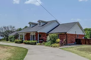405 N Wickham St, Alvord, TX 76225 - Photo 38