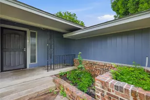 2010 Swansee Dr, Dallas, TX 75232 - Photo 2