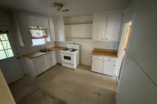 804 W Bridge St, Weatherford, TX 76086 - Photo 2