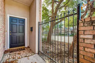 5720 La Vista Dr, Dallas, TX 75206 - Photo 1