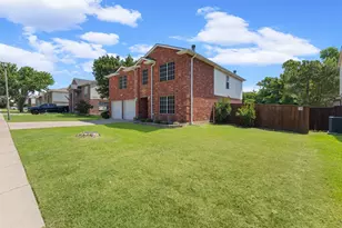 1017 Lake Trail Dr, Little Elm, TX 75068 - Photo 2