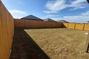 1425 Waverley Dr, Greenville, TX 75402 - Photo 4