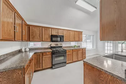 913 Mill Spring Drive, Garland, TX 75040 - Photo 12