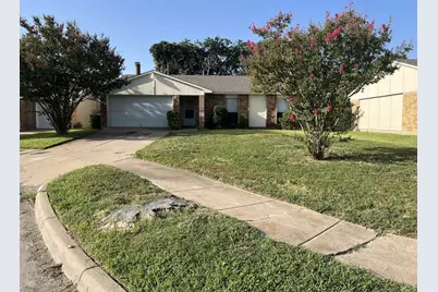 6932 Misty Glen Court, Fort Worth, TX 76120 - Photo 2