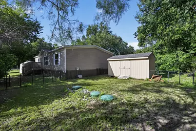 904 Pawnee Trail, Granbury, TX 76048 - Photo 2
