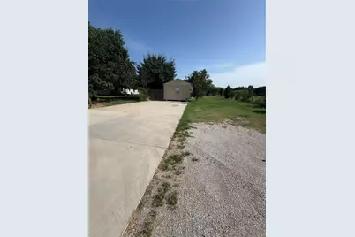 22598 Arapaho Road, Justin, TX 76247 - Photo 14