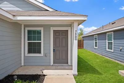 7509 Gray Wolf Lane, McKinney, TX 75071 - Photo 2