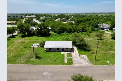 209 Prairie Avenue, Rogers, TX 76569 - Photo 4