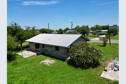 209 Prairie Avenue, Rogers, TX 76569 - Photo 2