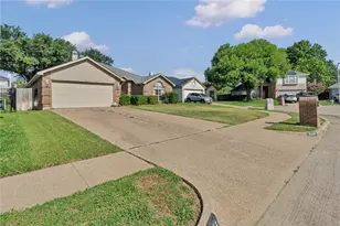 5206 Rio Ct, Arlington, TX 76017 - Photo 2